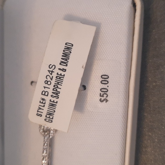 Womens sapphire and diamknd bracelet - Picture 5 of 5